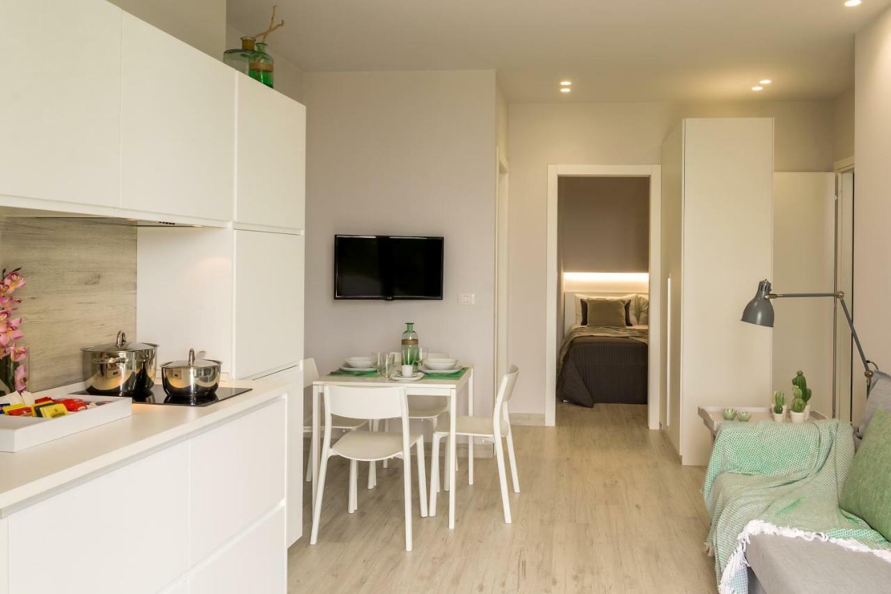 Les Suites - Apartments Riposto Bagian luar foto