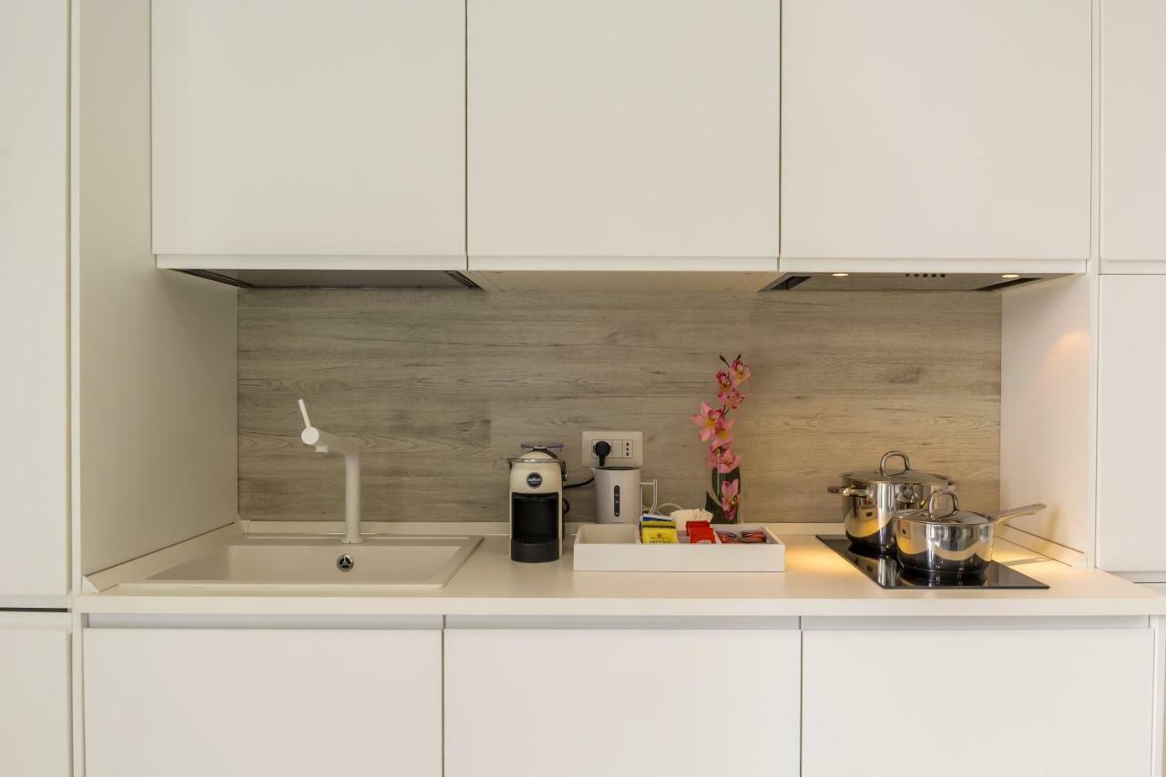 Les Suites - Apartments Riposto Bagian luar foto